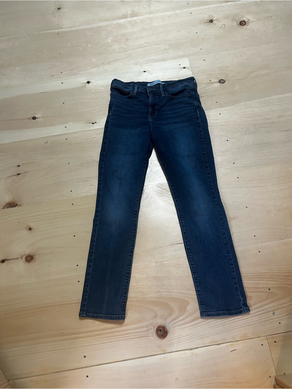 Women’s Levi’s Signature 27/30 Dark Blue Straight Leg Jeans